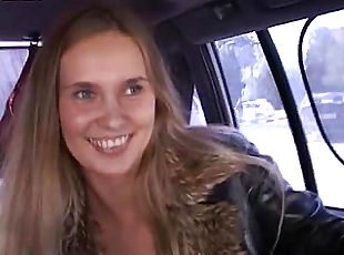 Amateur sucking dick in the taxi - 7