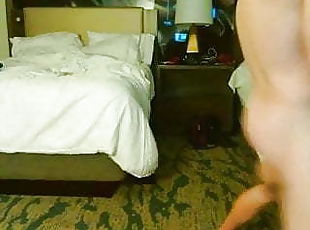 Junge Schwarze Hure laesst sich durch Ficken vor Webcam